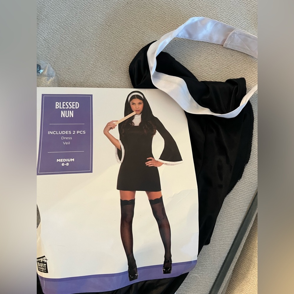 SEXY NUN COSTUME MEDIUM